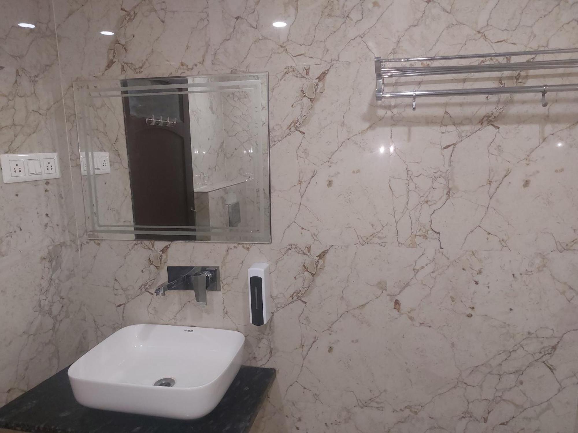 Hotel Shikhar Palace Jabalpur Zewnętrze zdjęcie
